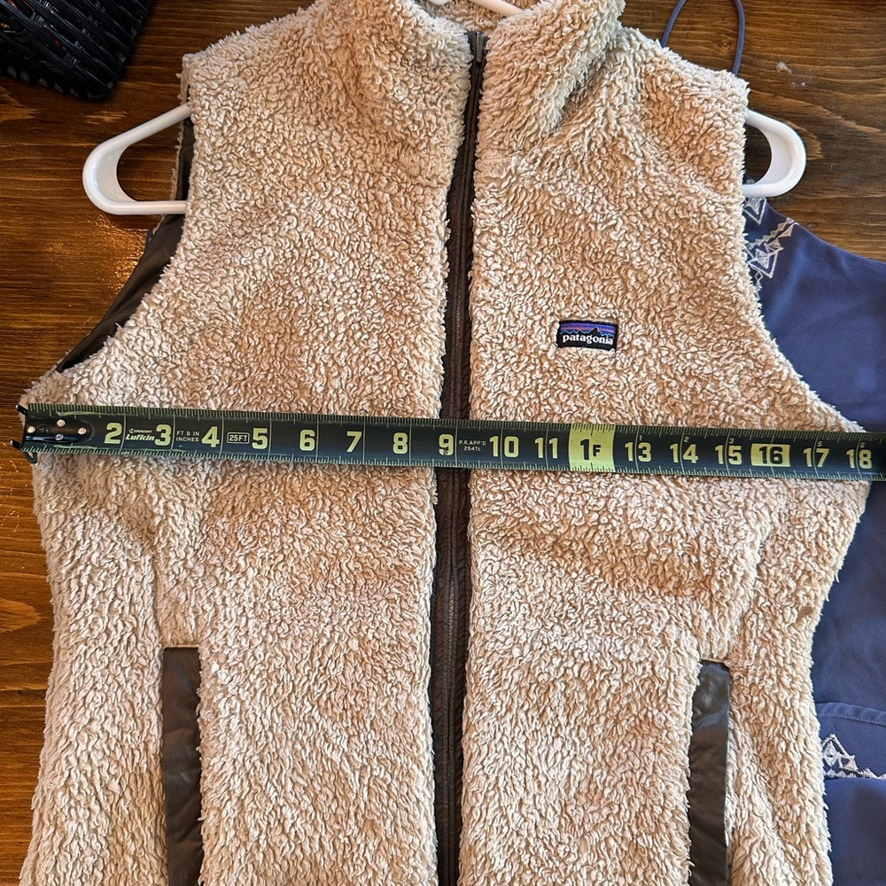 Patagonia Vest Women Fleece Zip Outdoor Hiking Travel Winter Sherpa Reversible - Picture 5 of 7